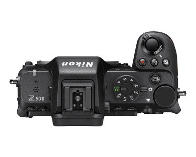 La Nikon Z50 II è una fotocamera mirrorless con sensore APS-C da 20.7 megapixels. La gamma di sensibilità, inclusa estensione, è 100 - 204800 ISO e può scattare a raffica di 11 FPS. Flash integrato con portata 7 metri.

Gira video in 4K (3840x2160p) 60fps