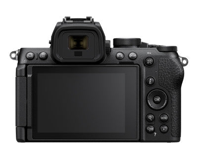 La Nikon Z50 II è una fotocamera mirrorless con sensore APS-C da 20.7 megapixels. La gamma di sensibilità, inclusa estensione, è 100 - 204800 ISO e può scattare a raffica di 11 FPS. Flash integrato con portata 7 metri.

Gira video in 4K (3840x2160p) 60fps